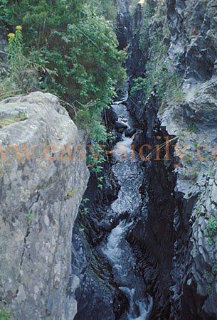 alcantara_river_gorges