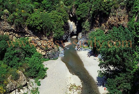 alcantara_river_gorges_2