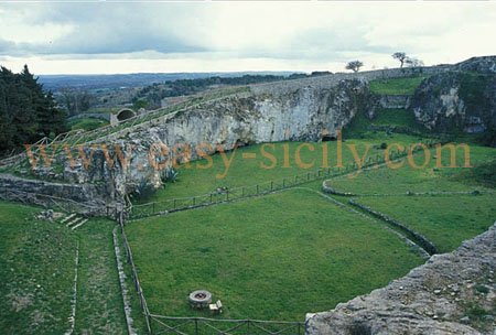 palazzolo_acreide_-_greek_theatre